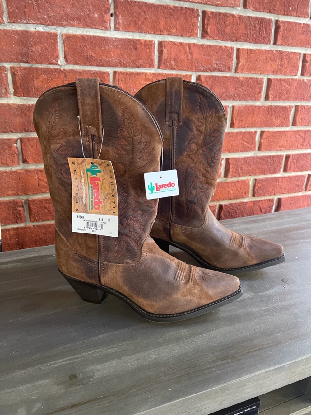 Laredo Distressed Brown Western Cowboy Boots woman’s 8.5